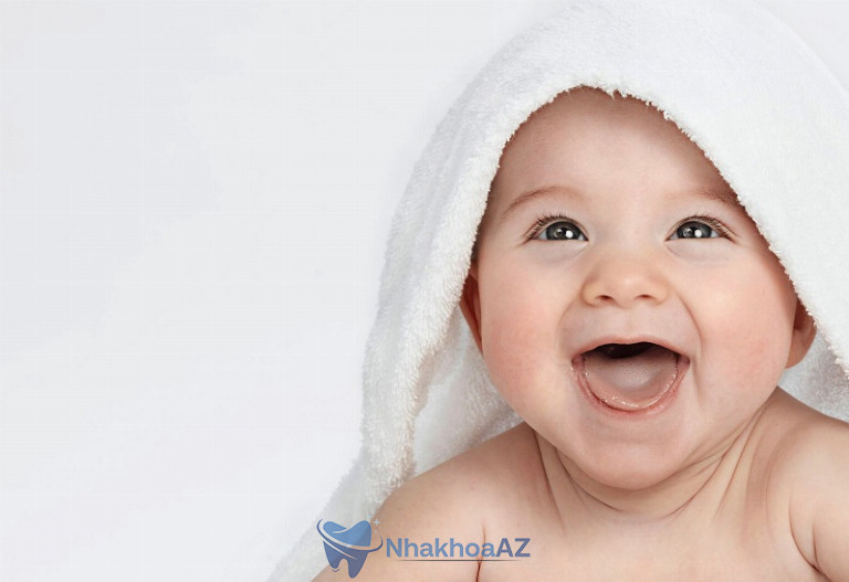 Bé 10 tháng chưa mọc răng do thiếu dưỡng chất