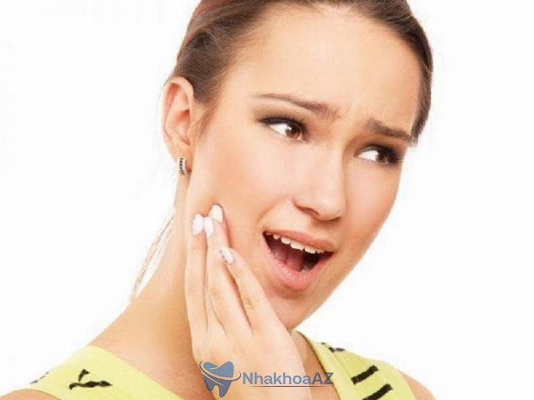 Ê răng sau khi cạo vôi do nhiều nguyên nhân khác nhau gây ra