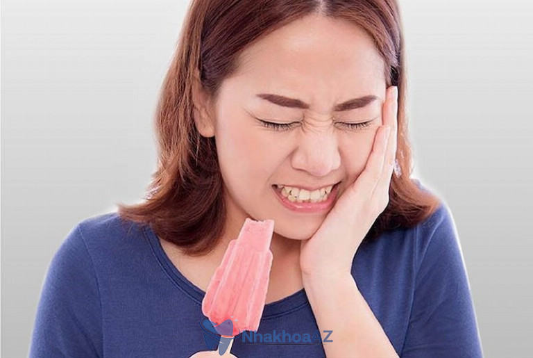 Tẩy trắng răng sai cách có thể khiến răng ê buốt nghiêm trọng